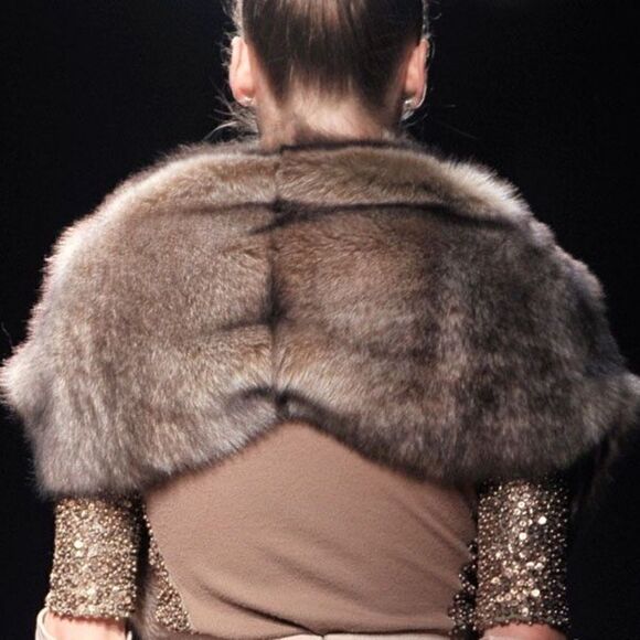 Donna Karan * Fall 2011 Runway Lamb Shearling Stole - Picture 9 of 16
